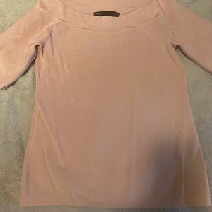 Very cute like new pink top.
